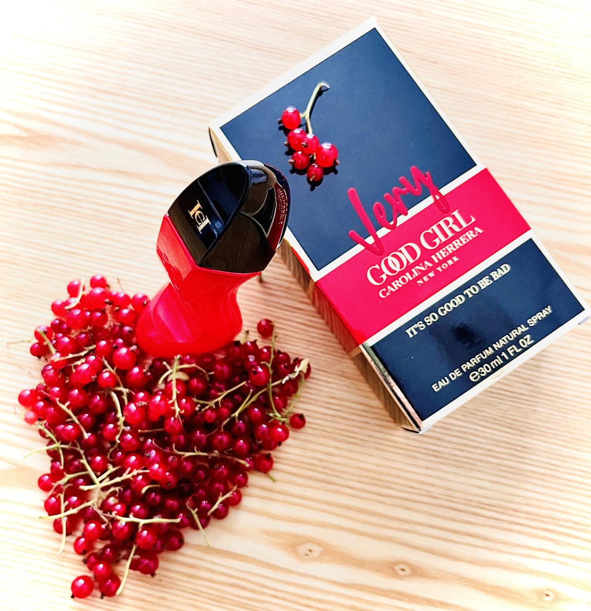Carolina Herrera Very Good Gir - огляд і ціна Rose Water Spray